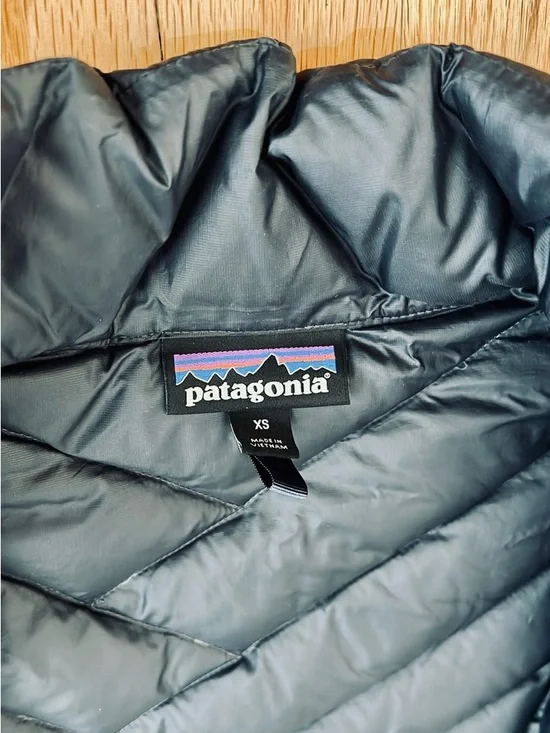 Patagonia long Women's Dark Blue Jacket women’s size Xs - Picture 9 of 12